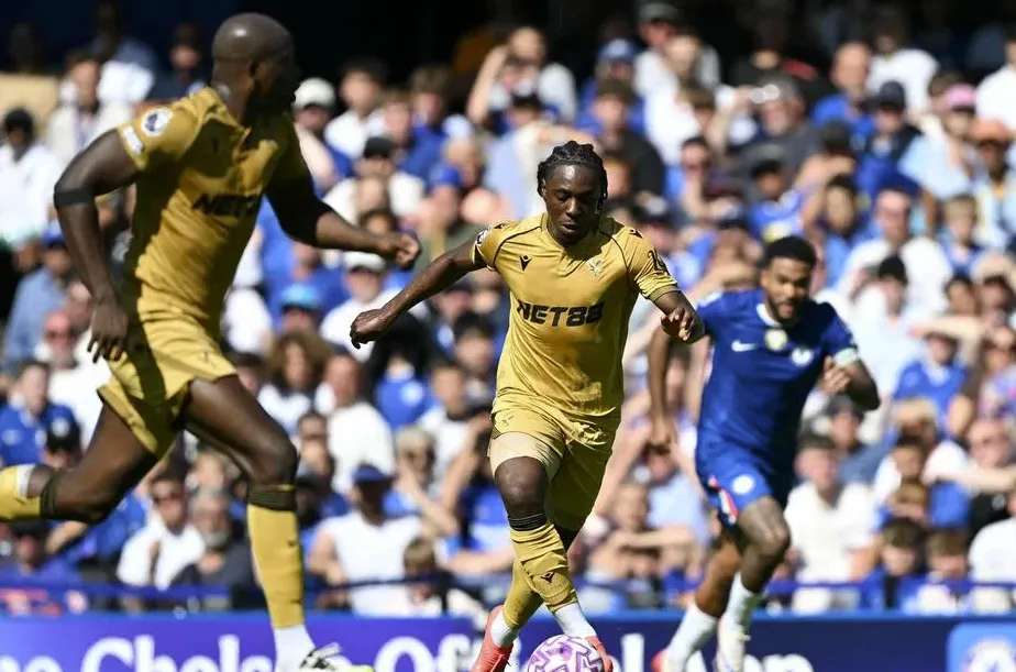 The Palace Resurrection and Eze's Magic